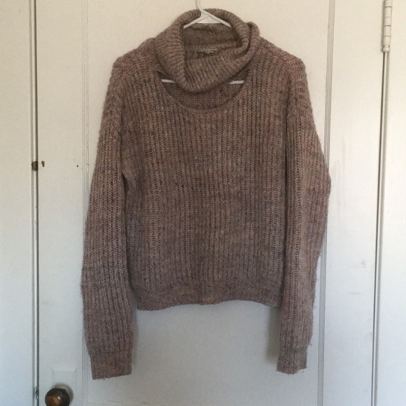 Guess Sweaters - Guess Cowl Neck Keyhole Sweater Size Small